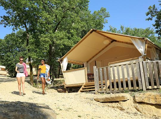 Camping Les Reflets Du Quercy Crayssac Exterior foto