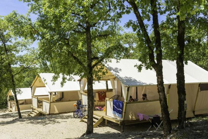 Camping Les Reflets Du Quercy Crayssac Exterior foto